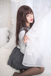 [Cosplay-Foto] Süße Miss Sister-Bai Ye – Mädchen in schwarzer Seidenuniform