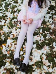 [Wind Field] NO.146 Garota rosa de seda branca ao ar livre