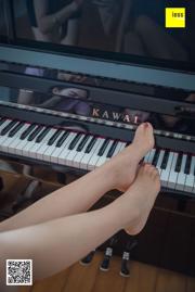 Qiqi "Foot on the Black and White Piano Keys" [异 思 趣向 IESS] Sixiangjia 279