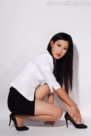 Model Tingting "Esthetische lens in zwart-wit" [丽 柜 LiGui] Foto van mooie benen en jade voeten