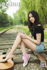 Modelo de perna Xiao Ge "Art Girl com pés sedosos" [LIGUI] Belas pernas e pés sedosos