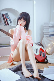 [Net Red COSER Photo] Cute Miss Sister Mu Mianmian OwO - Bass and Sister