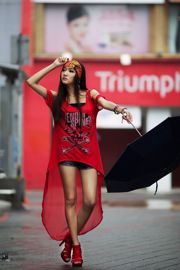 Taiwanese leg model Tina Chen Siting "American Street" street shooting