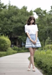 Lee Eun-hye "Outside Photo in Park Skirt" [Korean beauty]